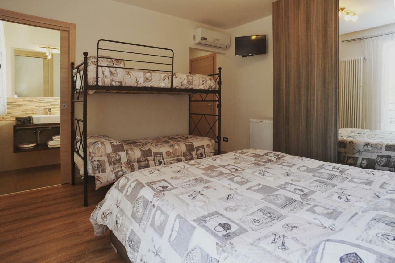 La Casa Dei Nonni Sul Garda Hotel Пескиера дел Гарда Екстериор снимка